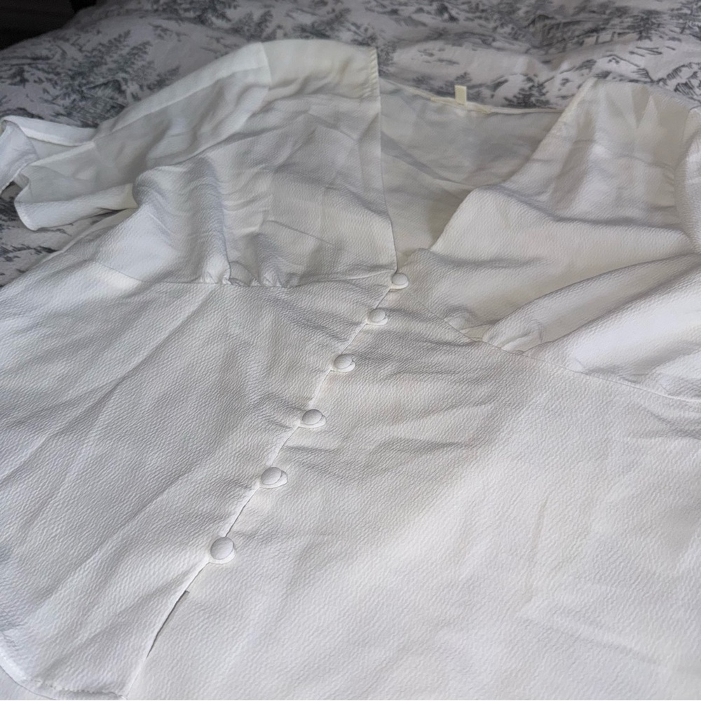 Lightweight White V-Neck Button Front Women’s Top - Picture 5 of 10